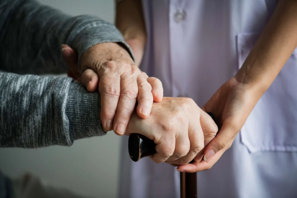 How a Caregiver Agency in Singapore Provides Support for Dementia Care?